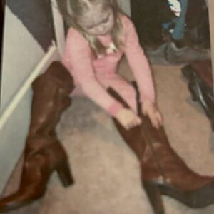 Meet your Posher, Ava